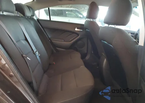 2018 Kia Forte Lx z USA, uszkodzony, nr VIN 3KPFK4A70JE180791